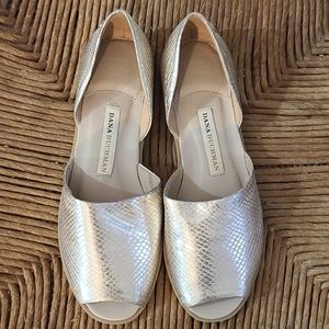 DANA BUCHMAN Gold Slip on ooen toe Sandals shoes 6